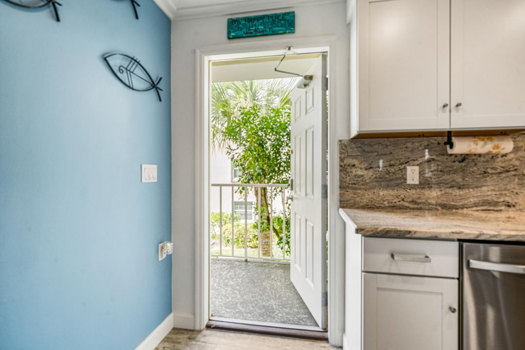 For Sale: $575,000 (2 beds, 2 baths, 1000 Square Feet)