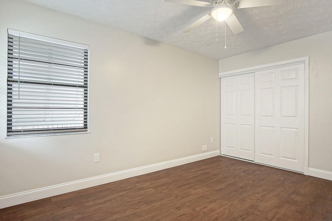 For Sale: $329,500 (2 beds, 2 baths, 1250 Square Feet)