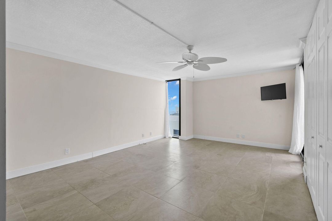 For Sale: $1,325,000 (2 beds, 2 baths, 1435 Square Feet)