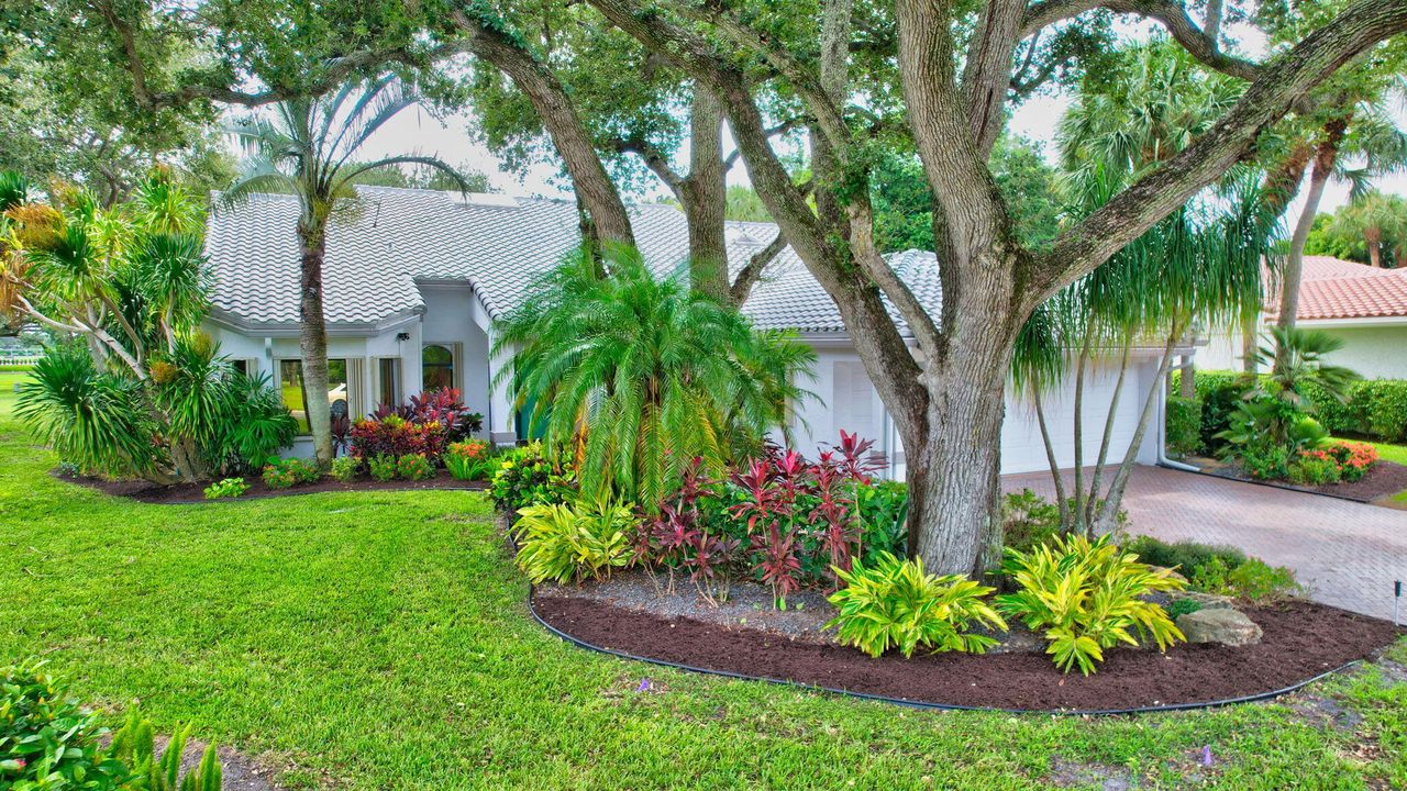 For Sale: $1,300,000 (3 beds, 3 baths, 2983 Square Feet)