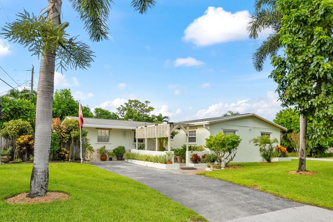 For Sale: $450,000 (3 beds, 2 baths, 1380 Square Feet)