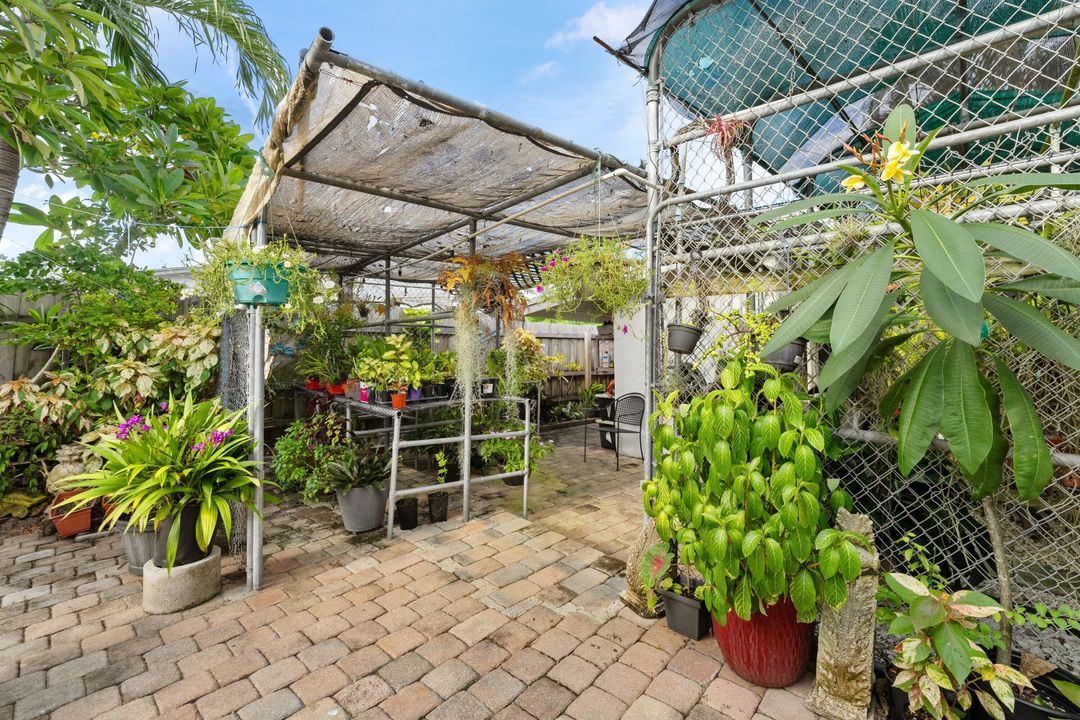 For Sale: $450,000 (3 beds, 2 baths, 1380 Square Feet)