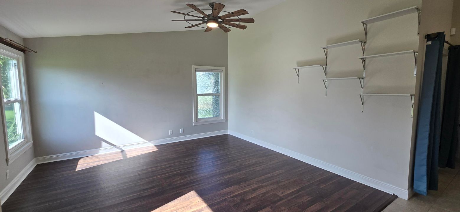 For Sale: $279,900 (2 beds, 2 baths, 1153 Square Feet)