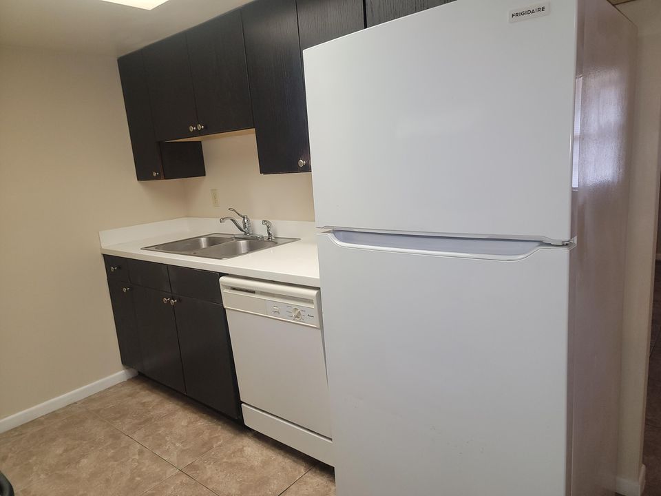 For Rent: $1,550 (2 beds, 2 baths, 936 Square Feet)