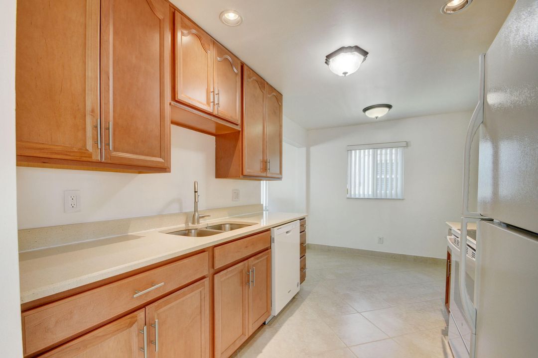 For Rent: $2,650 (2 beds, 2 baths, 1428 Square Feet)