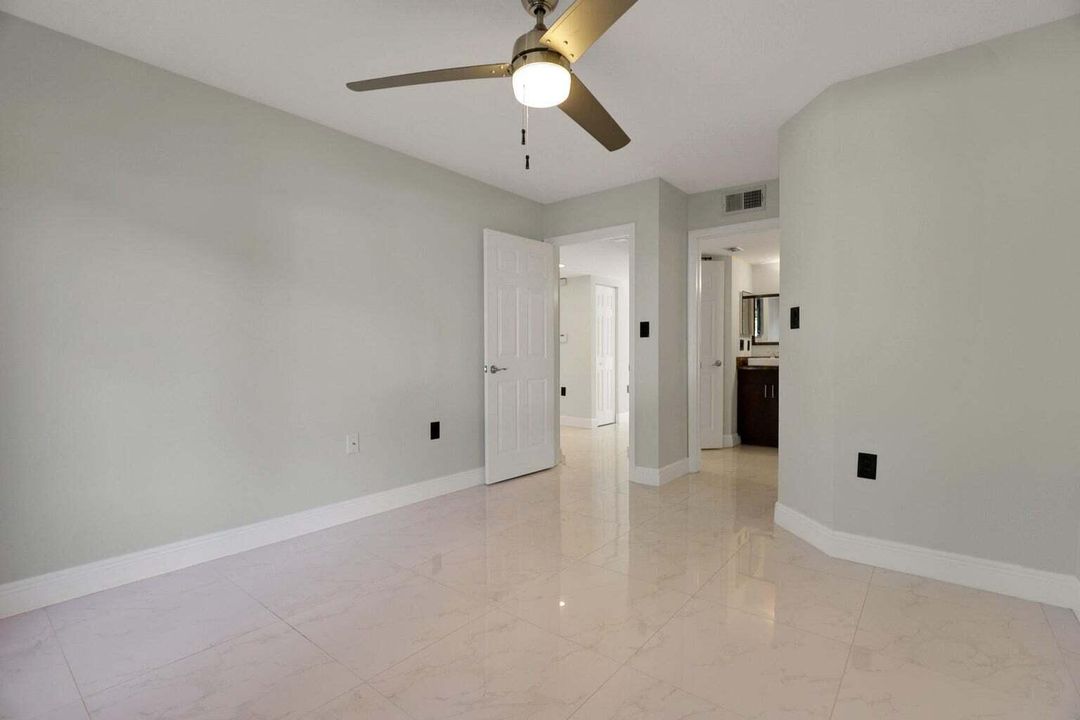 Active With Contract: $1,750 (1 beds, 1 baths, 850 Square Feet)