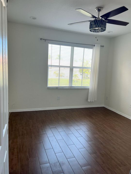 For Rent: $2,600 (3 beds, 2 baths, 1523 Square Feet)