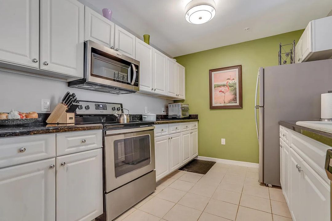 For Rent: $2,800 (2 beds, 2 baths, 1131 Square Feet)