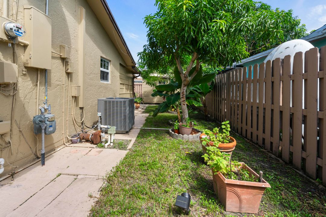 For Sale: $530,000 (4 beds, 2 baths, 1580 Square Feet)