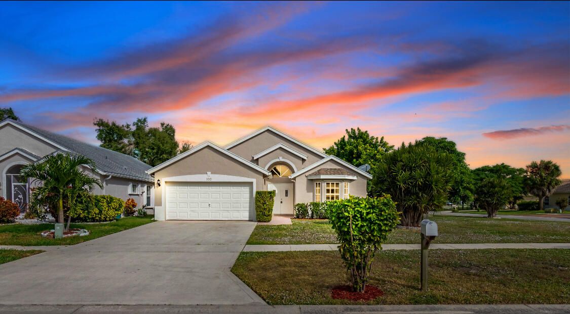 For Sale: $499,999 (3 beds, 2 baths, 1371 Square Feet)