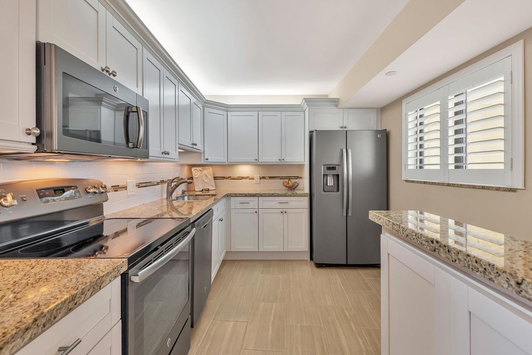 For Sale: $789,000 (2 beds, 2 baths, 1170 Square Feet)