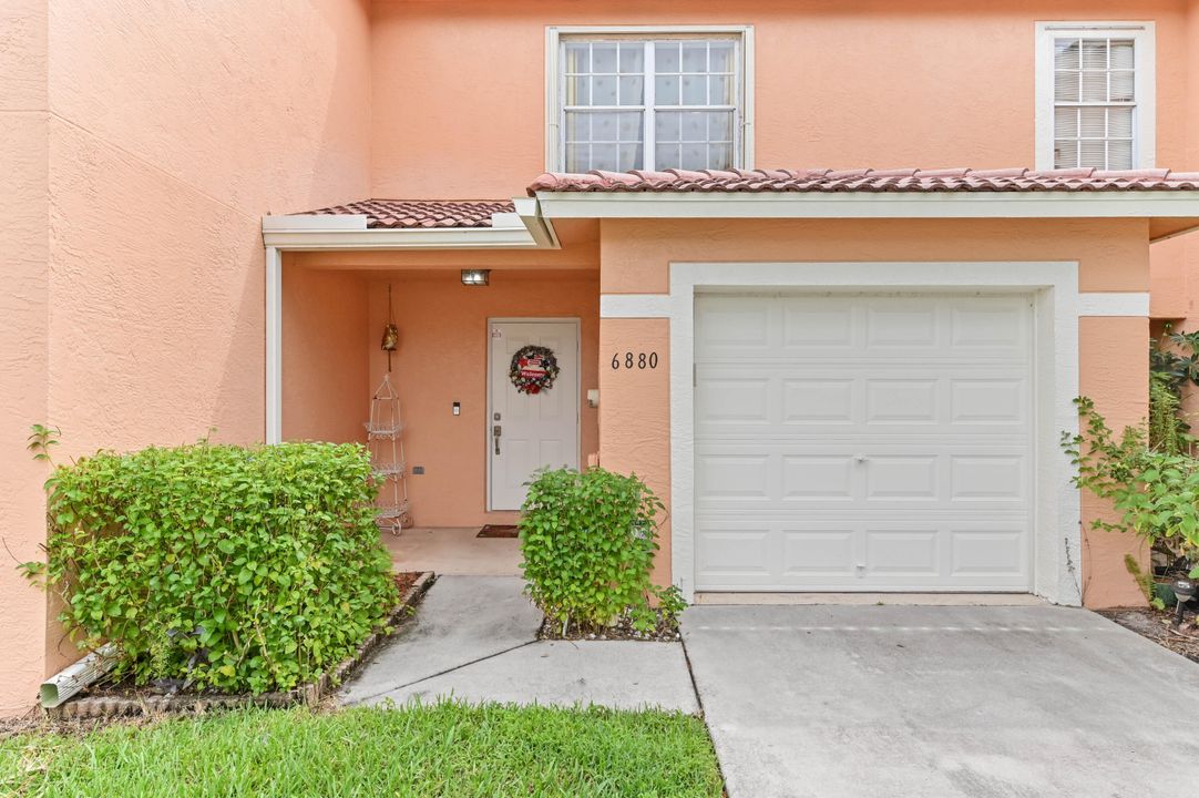 For Sale: $345,000 (2 beds, 2 baths, 1504 Square Feet)