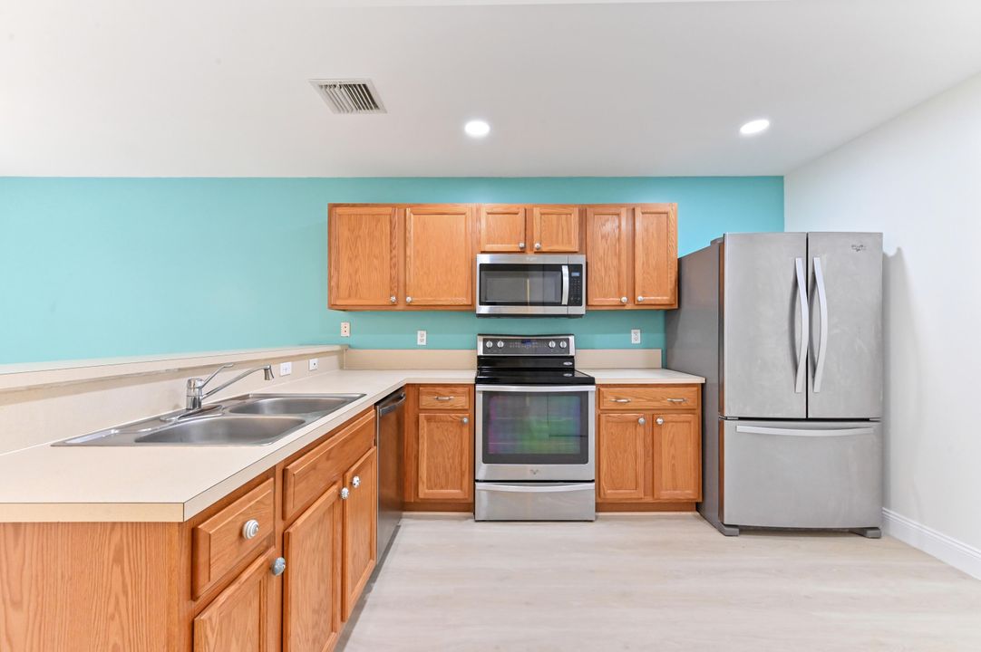 For Sale: $345,000 (2 beds, 2 baths, 1504 Square Feet)