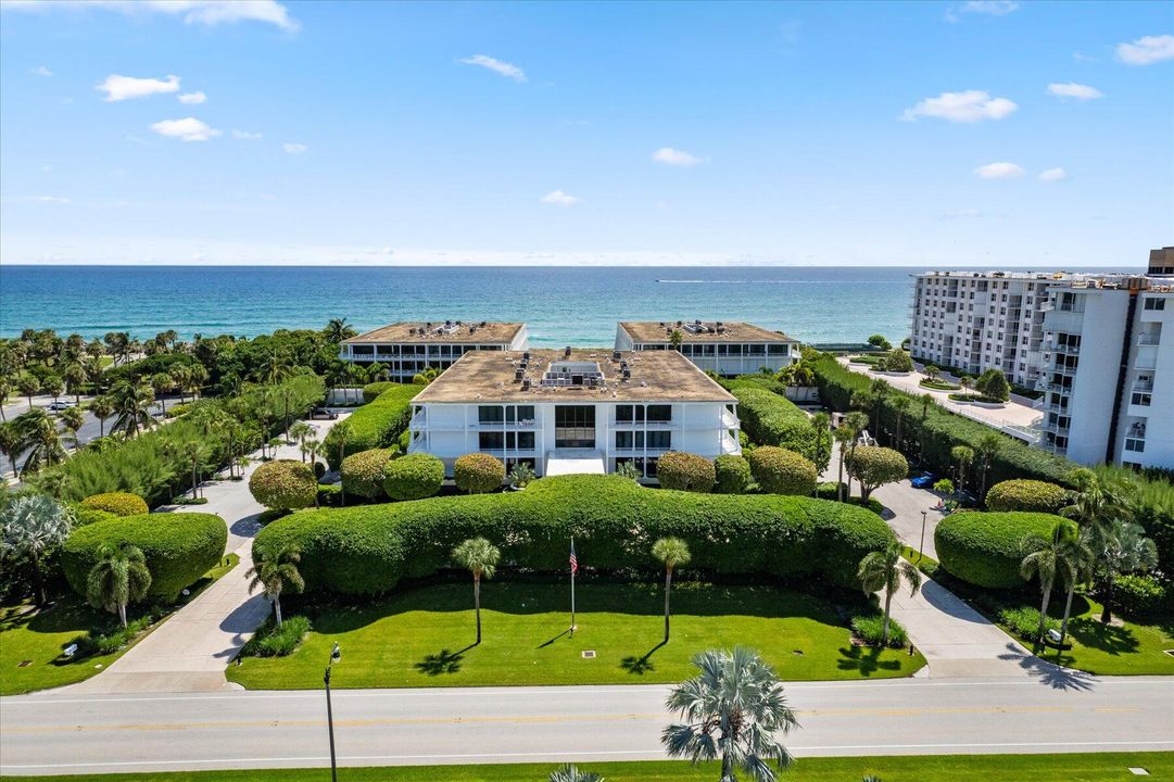 For Sale: $2,650,000 (2 beds, 2 baths, 1868 Square Feet)