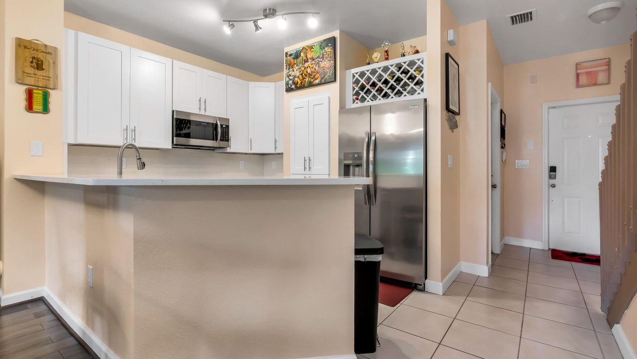 For Sale: $375,000 (3 beds, 2 baths, 1514 Square Feet)