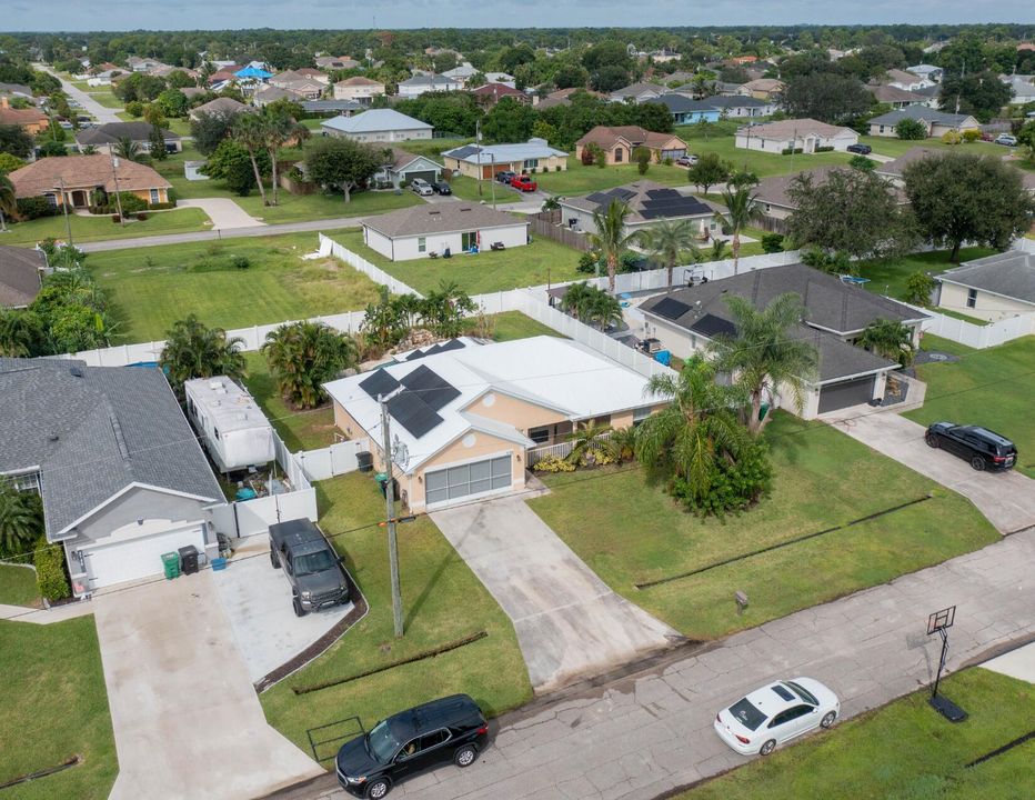 For Sale: $425,000 (3 beds, 2 baths, 1551 Square Feet)