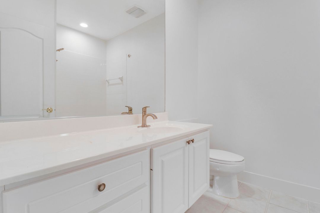 Active With Contract: $3,800 (3 beds, 2 baths, 1800 Square Feet)