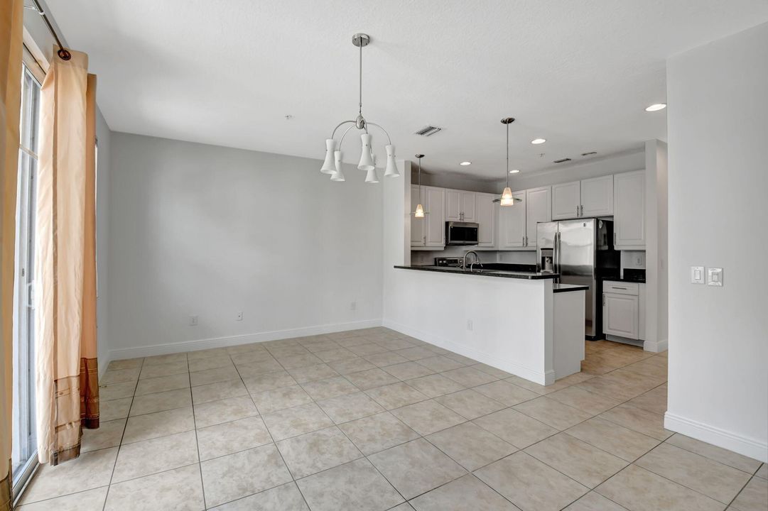 For Sale: $579,000 (3 beds, 3 baths, 2334 Square Feet)