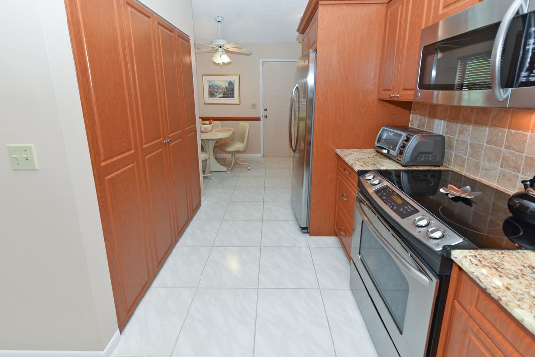 For Sale: $379,900 (2 beds, 2 baths, 1654 Square Feet)