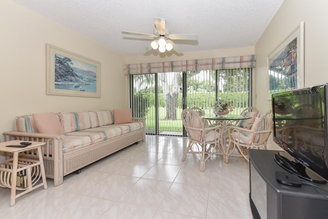 For Sale: $379,900 (2 beds, 2 baths, 1654 Square Feet)