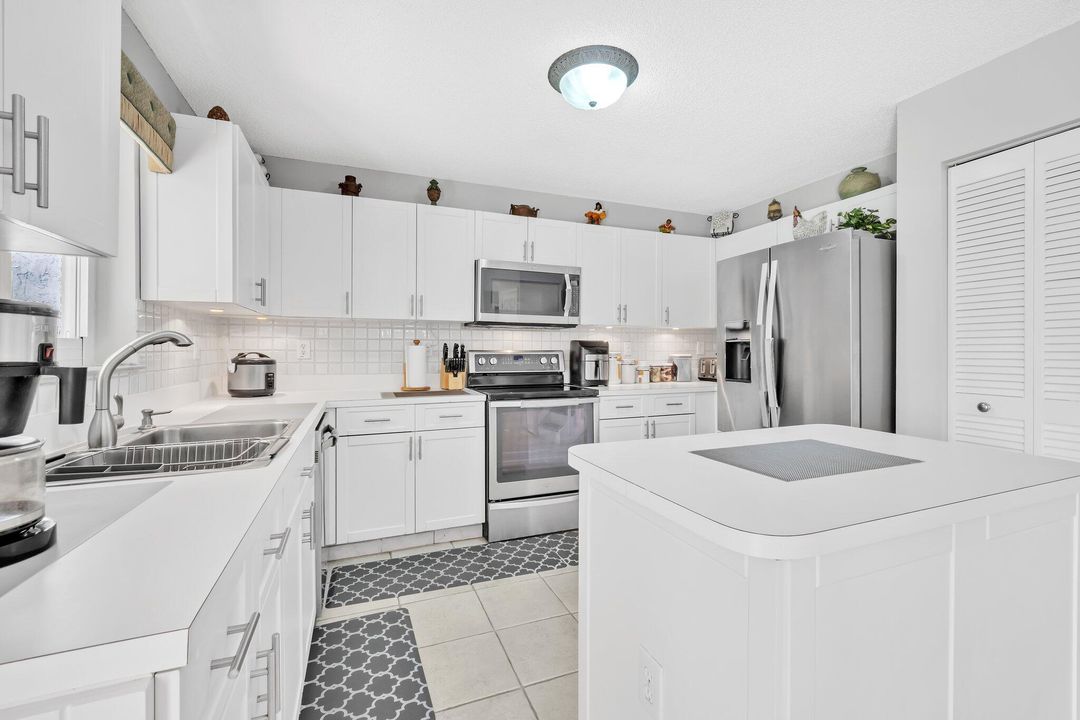 For Sale: $749,000 (5 beds, 2 baths, 2881 Square Feet)