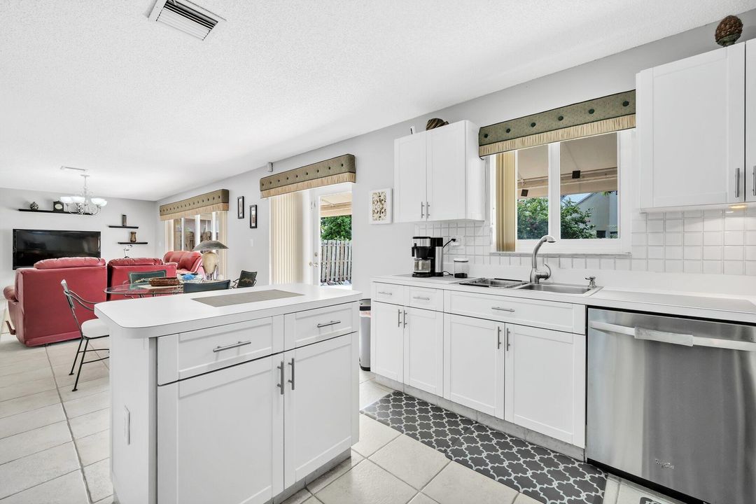 For Sale: $749,000 (5 beds, 2 baths, 2881 Square Feet)