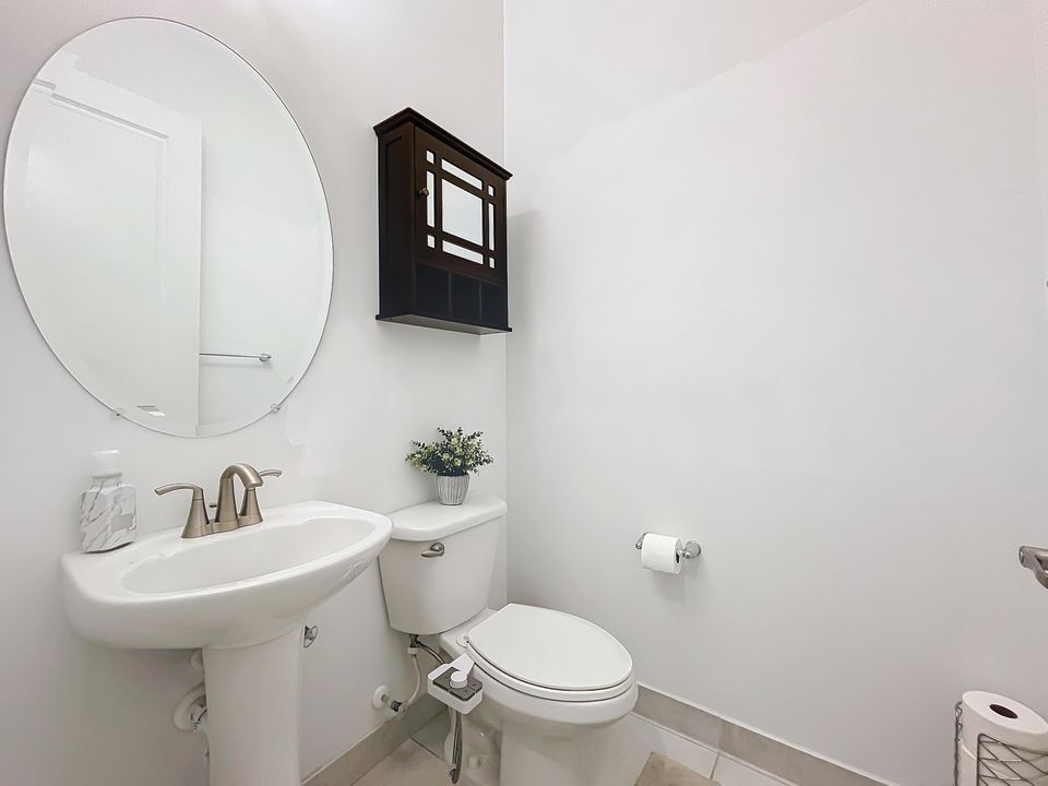 For Sale: $600,000 (3 beds, 2 baths, 1975 Square Feet)