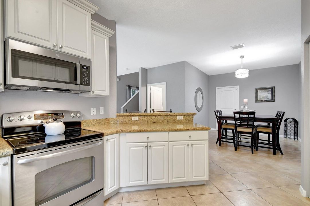 For Sale: $442,500 (3 beds, 2 baths, 1700 Square Feet)