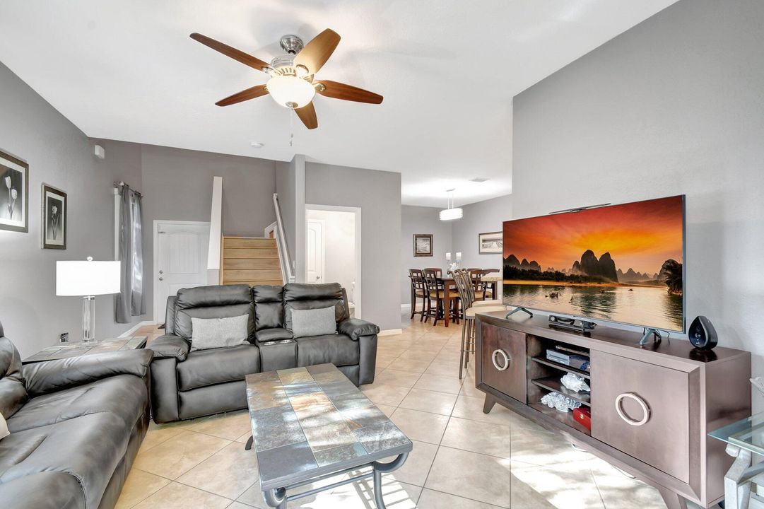 For Sale: $442,500 (3 beds, 2 baths, 1700 Square Feet)