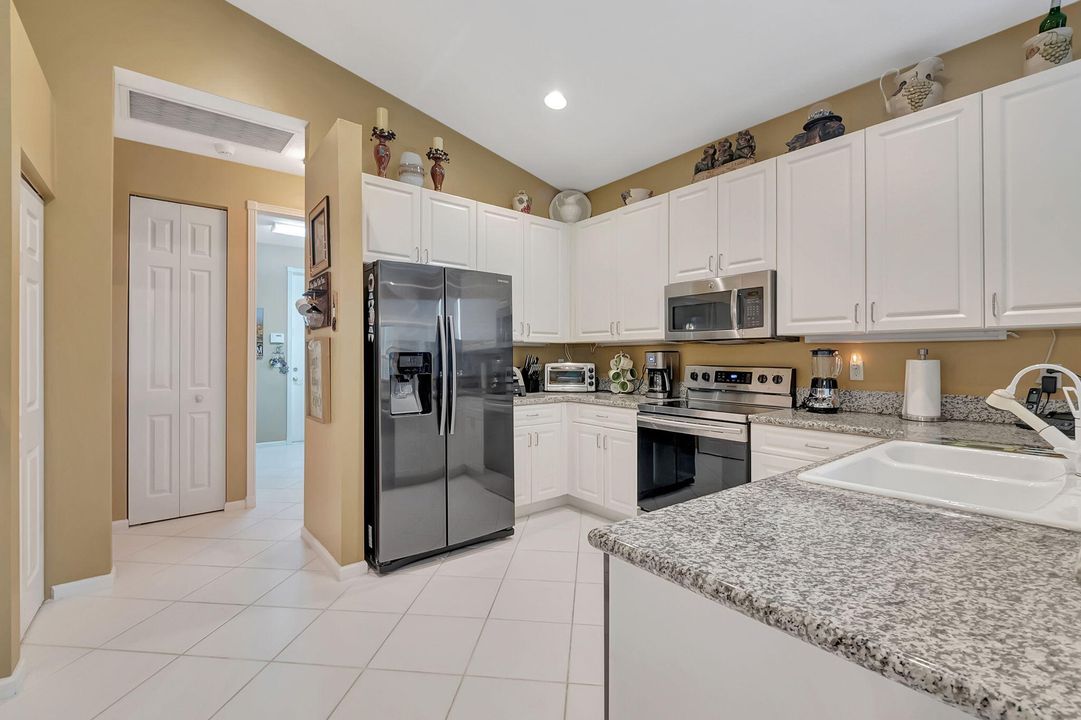 For Sale: $699,000 (3 beds, 2 baths, 2454 Square Feet)