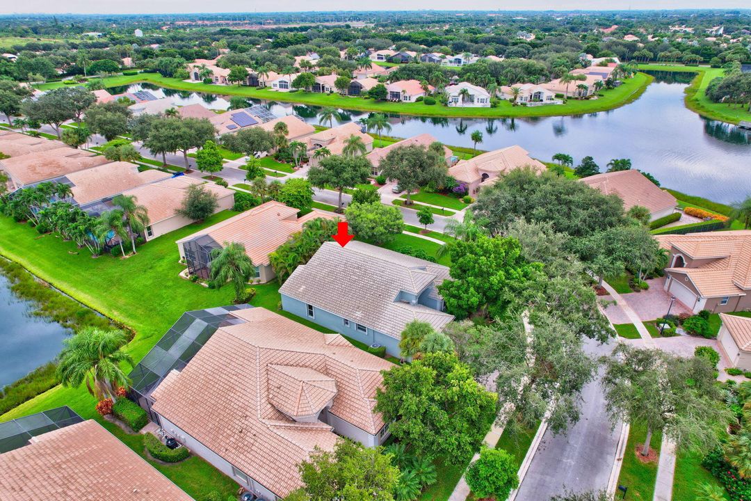 For Sale: $699,000 (3 beds, 2 baths, 2454 Square Feet)