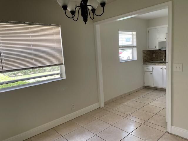 For Sale: $118,000 (2 beds, 2 baths, 880 Square Feet)