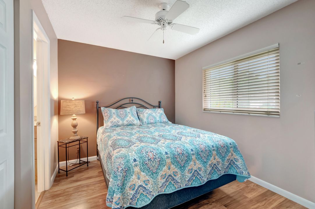 For Sale: $239,900 (2 beds, 2 baths, 863 Square Feet)