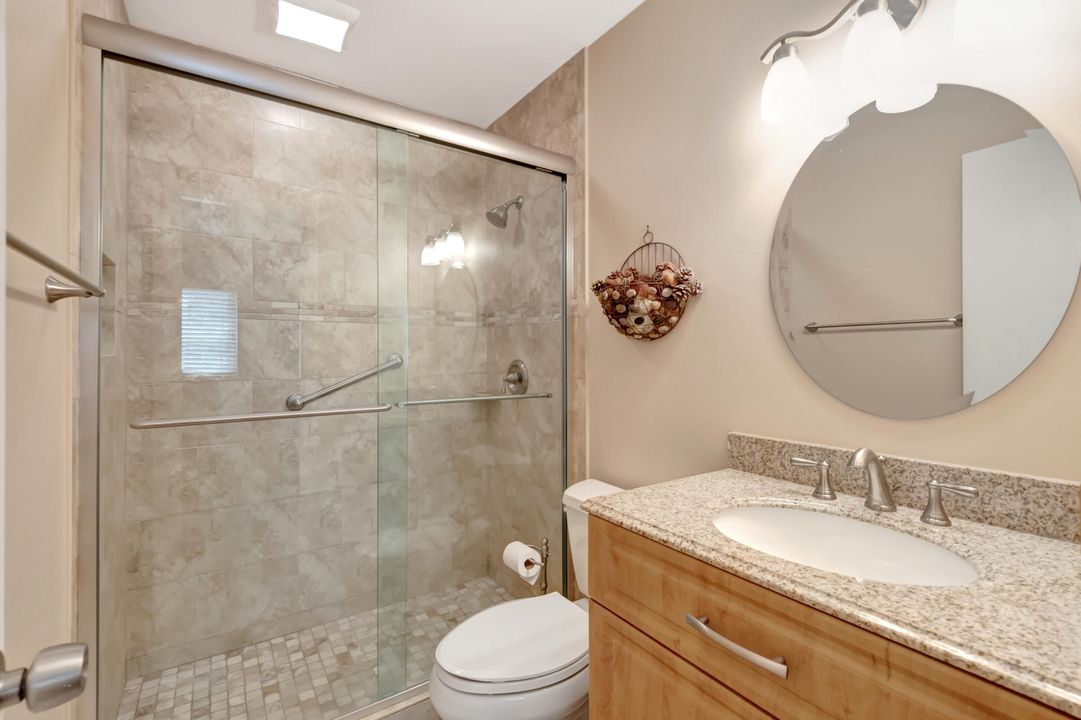 For Sale: $239,900 (2 beds, 2 baths, 863 Square Feet)