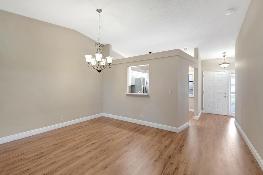 For Sale: $375,000 (2 beds, 2 baths, 1410 Square Feet)