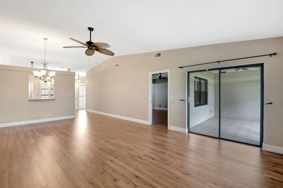 For Sale: $375,000 (2 beds, 2 baths, 1410 Square Feet)