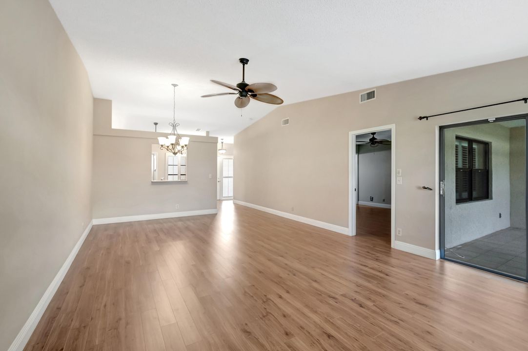 For Sale: $375,000 (2 beds, 2 baths, 1410 Square Feet)