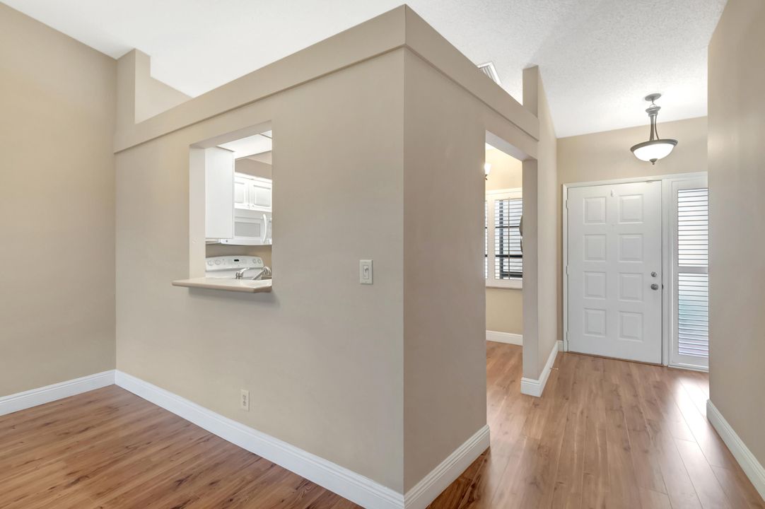 For Sale: $375,000 (2 beds, 2 baths, 1410 Square Feet)