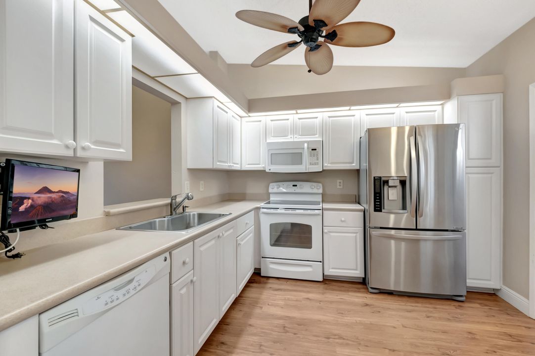 For Sale: $375,000 (2 beds, 2 baths, 1410 Square Feet)