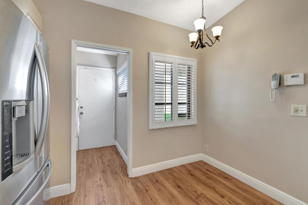 For Sale: $375,000 (2 beds, 2 baths, 1410 Square Feet)