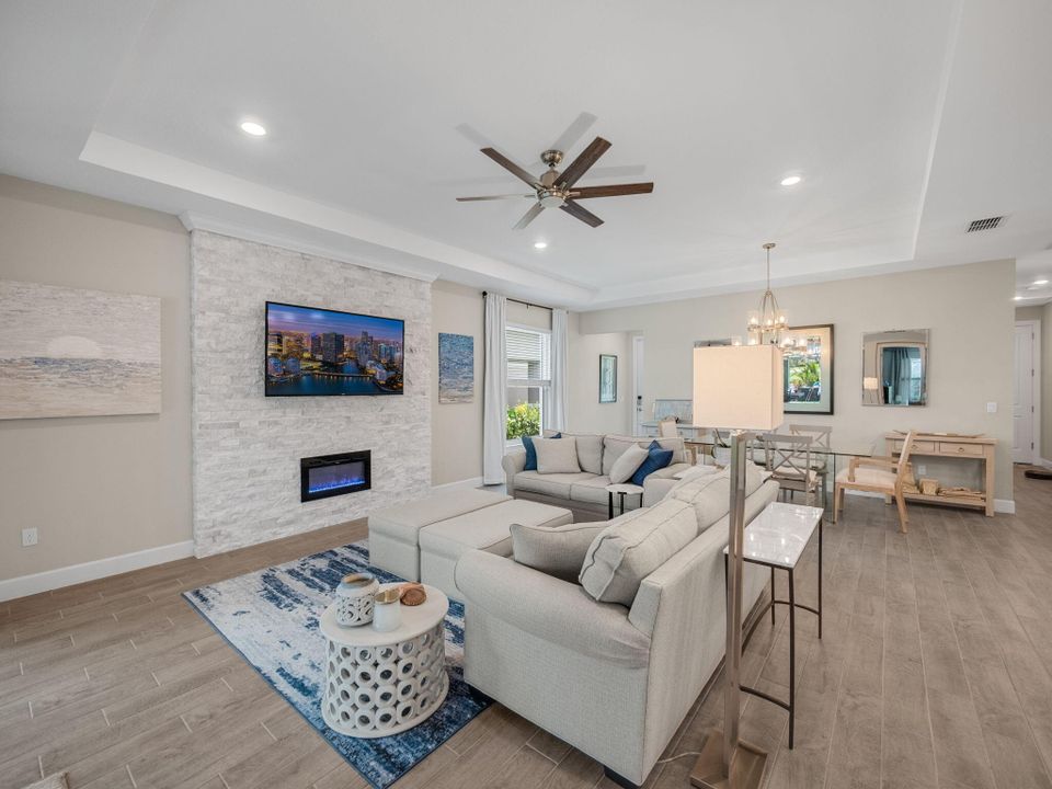 For Sale: $454,900 (2 beds, 2 baths, 1777 Square Feet)