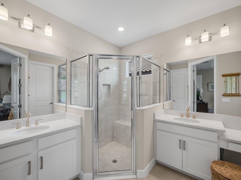 For Sale: $454,900 (2 beds, 2 baths, 1777 Square Feet)