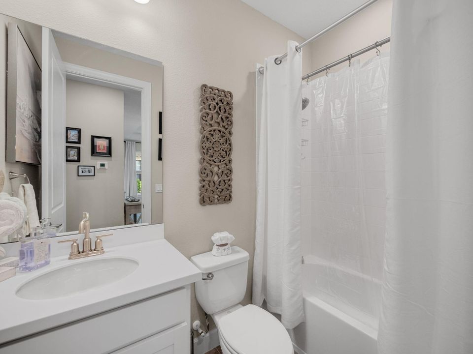 For Sale: $454,900 (2 beds, 2 baths, 1777 Square Feet)