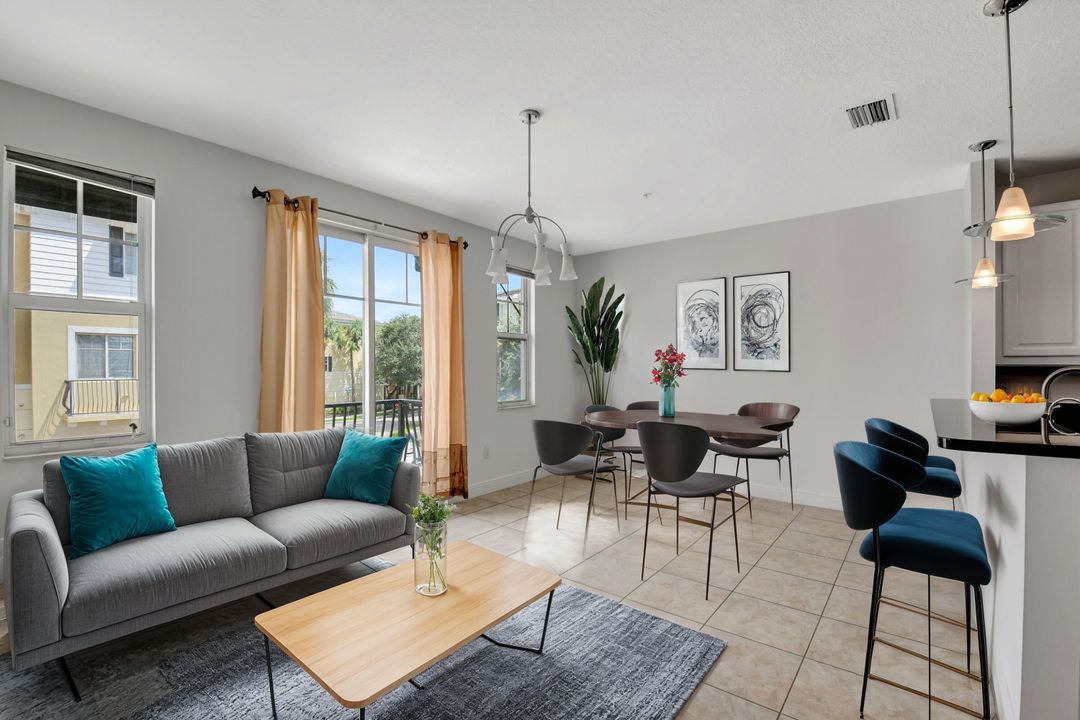 Active With Contract: $579,000 (3 beds, 3 baths, 2334 Square Feet)