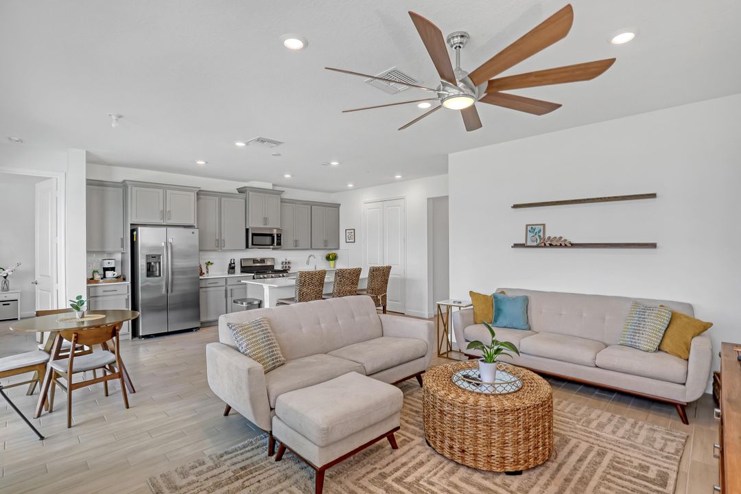 For Sale: $565,000 (3 beds, 2 baths, 1611 Square Feet)