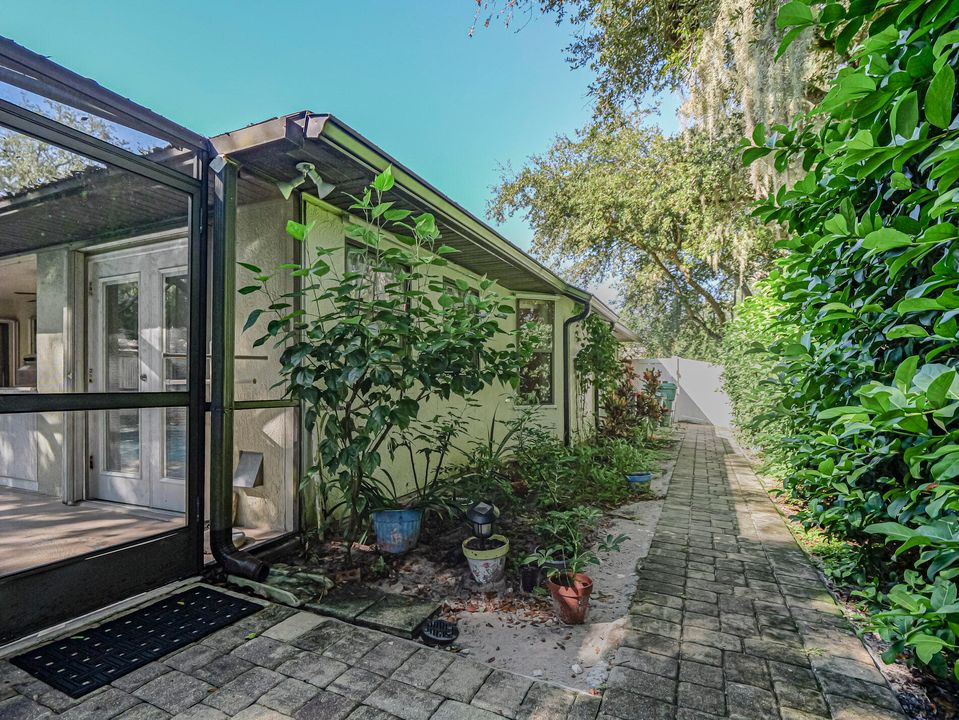 For Sale: $450,900 (3 beds, 2 baths, 2025 Square Feet)