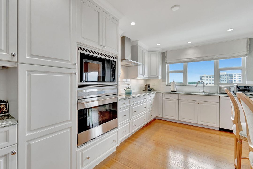 For Sale: $1,450,000 (2 beds, 2 baths, 1760 Square Feet)