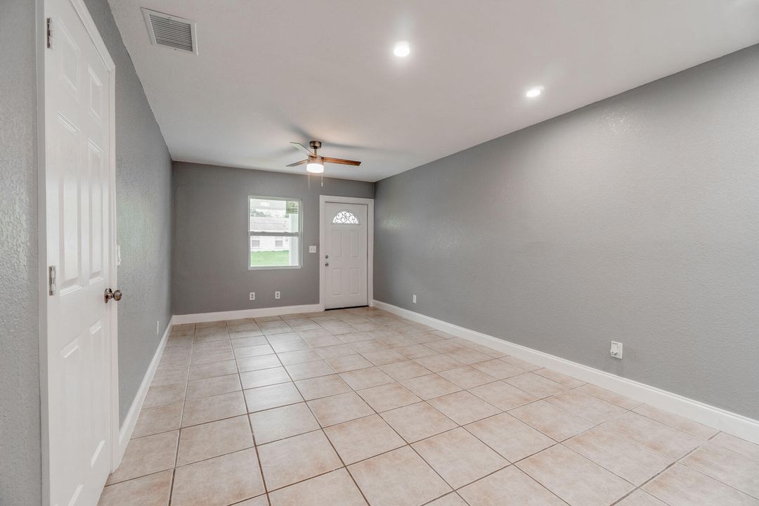 For Rent: $3,000 (3 beds, 2 baths, 1158 Square Feet)