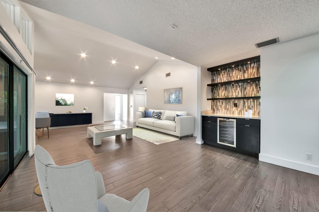 For Sale: $439,900 (2 beds, 2 baths, 1649 Square Feet)