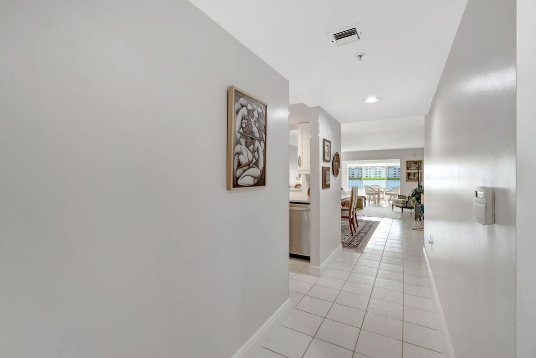 For Sale: $329,900 (2 beds, 2 baths, 1575 Square Feet)